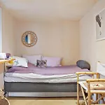 2 Bedroom Lovely In בית נופש